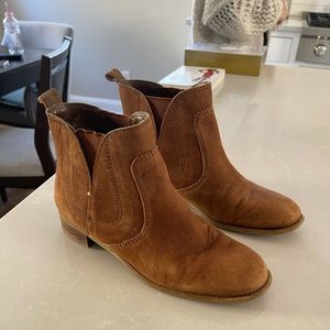 Nine West brown suede booties